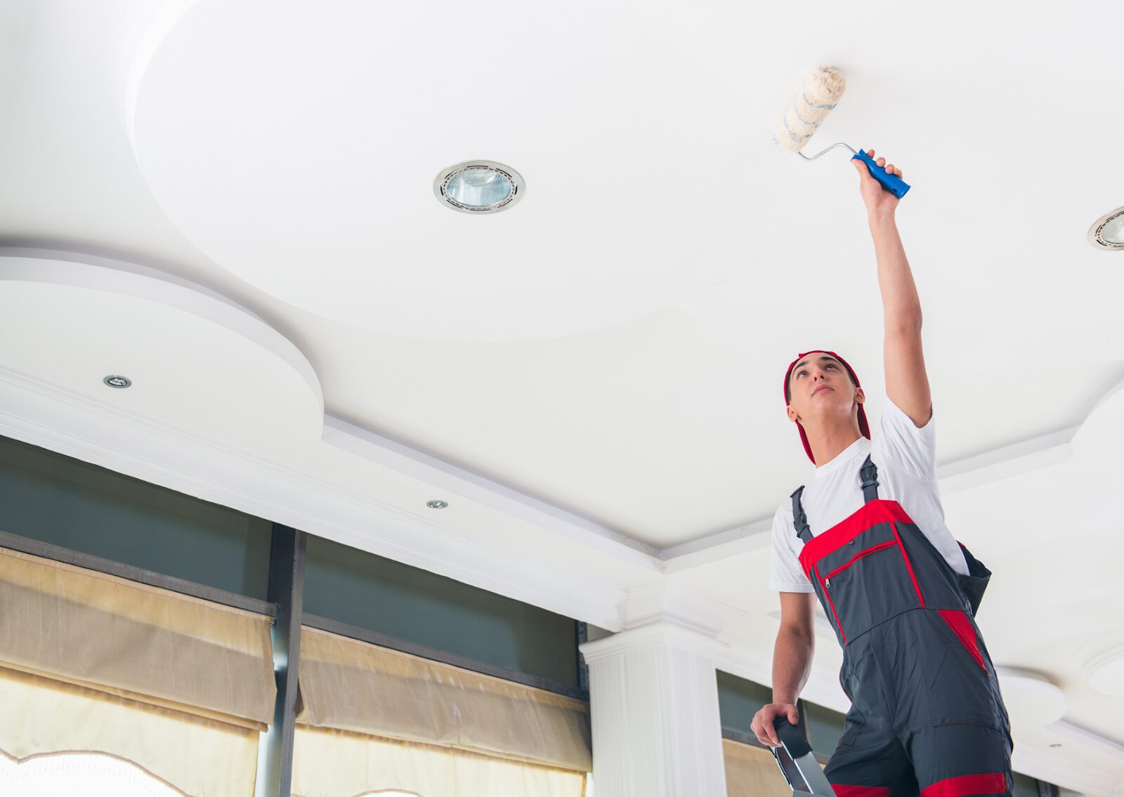 paint light color in ceilings